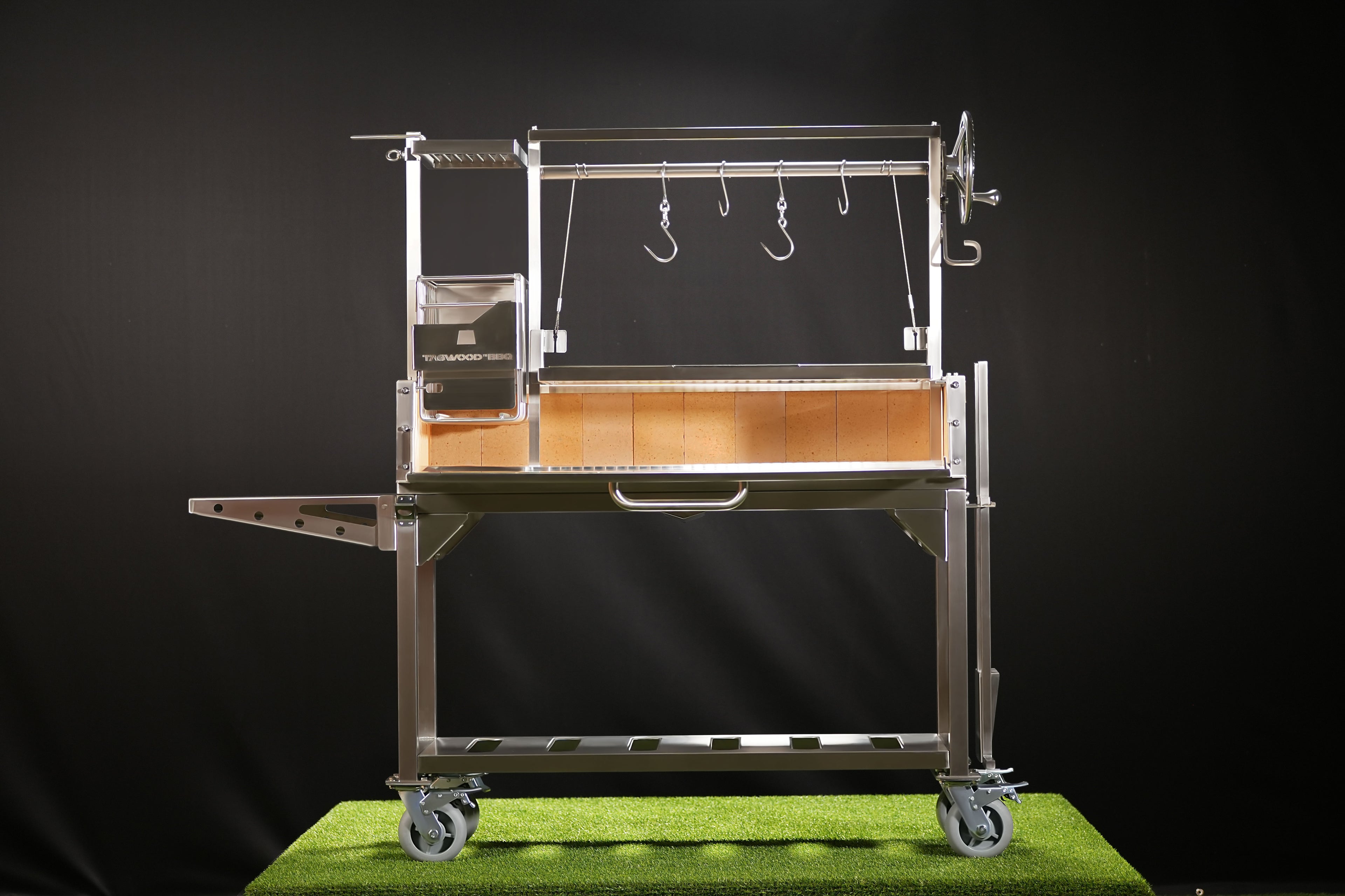 Tagwood BBQ03SS Freestanding Santa Maria Grill