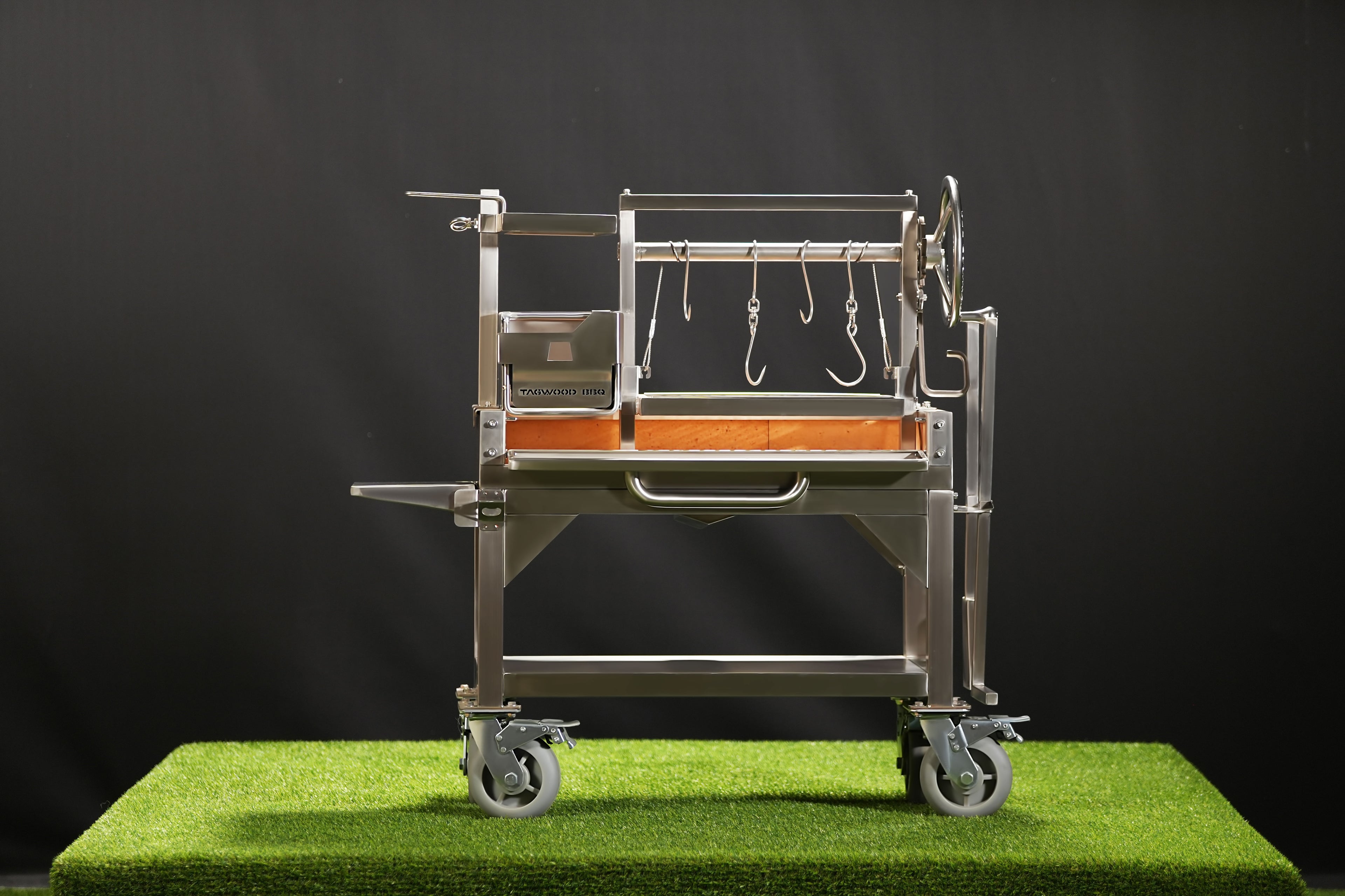 Tagwood BBQ03SS MINI Freestanding Santa Maria Grill