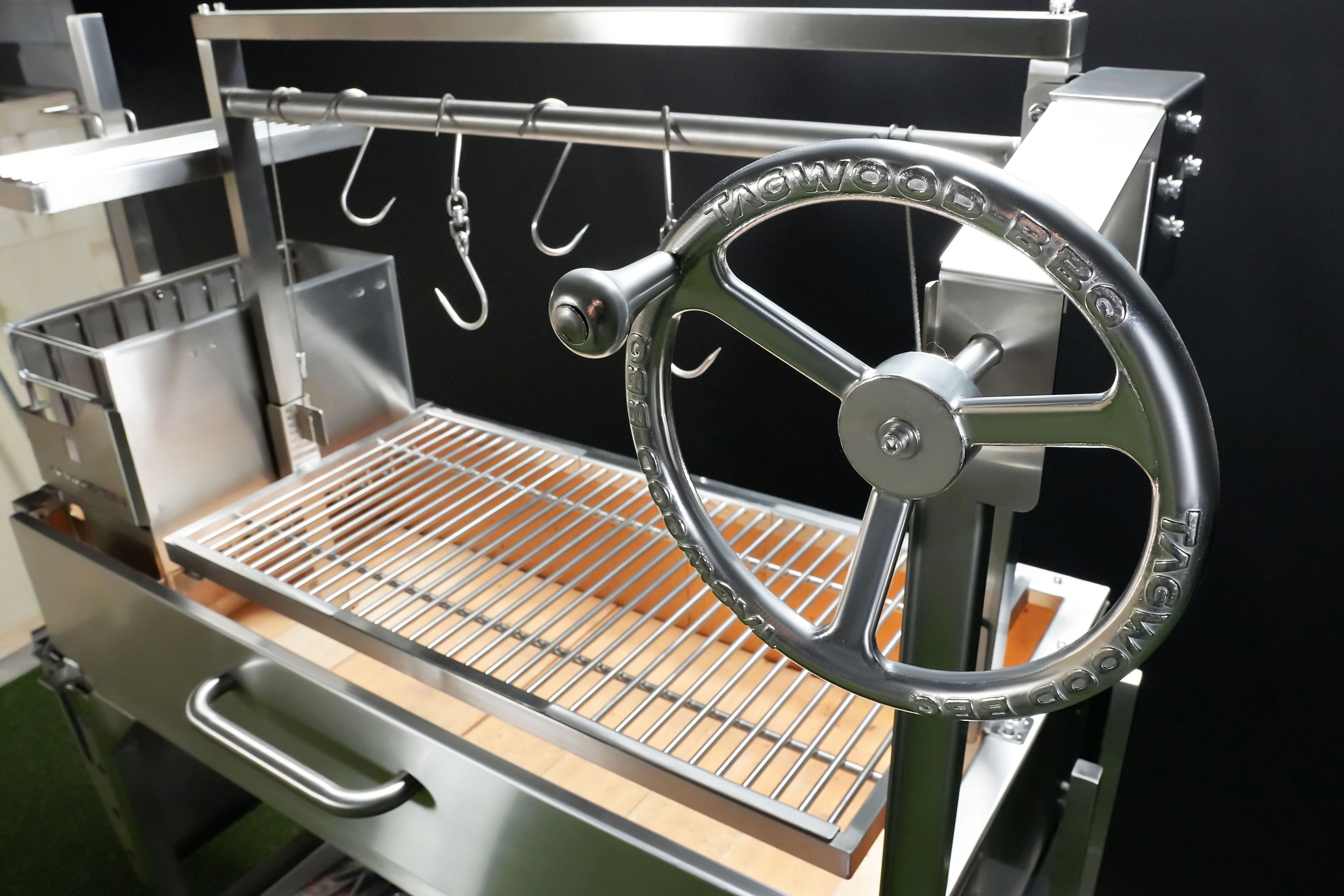 Tagwood BBQ05SS Built-In Santa Maria Grill