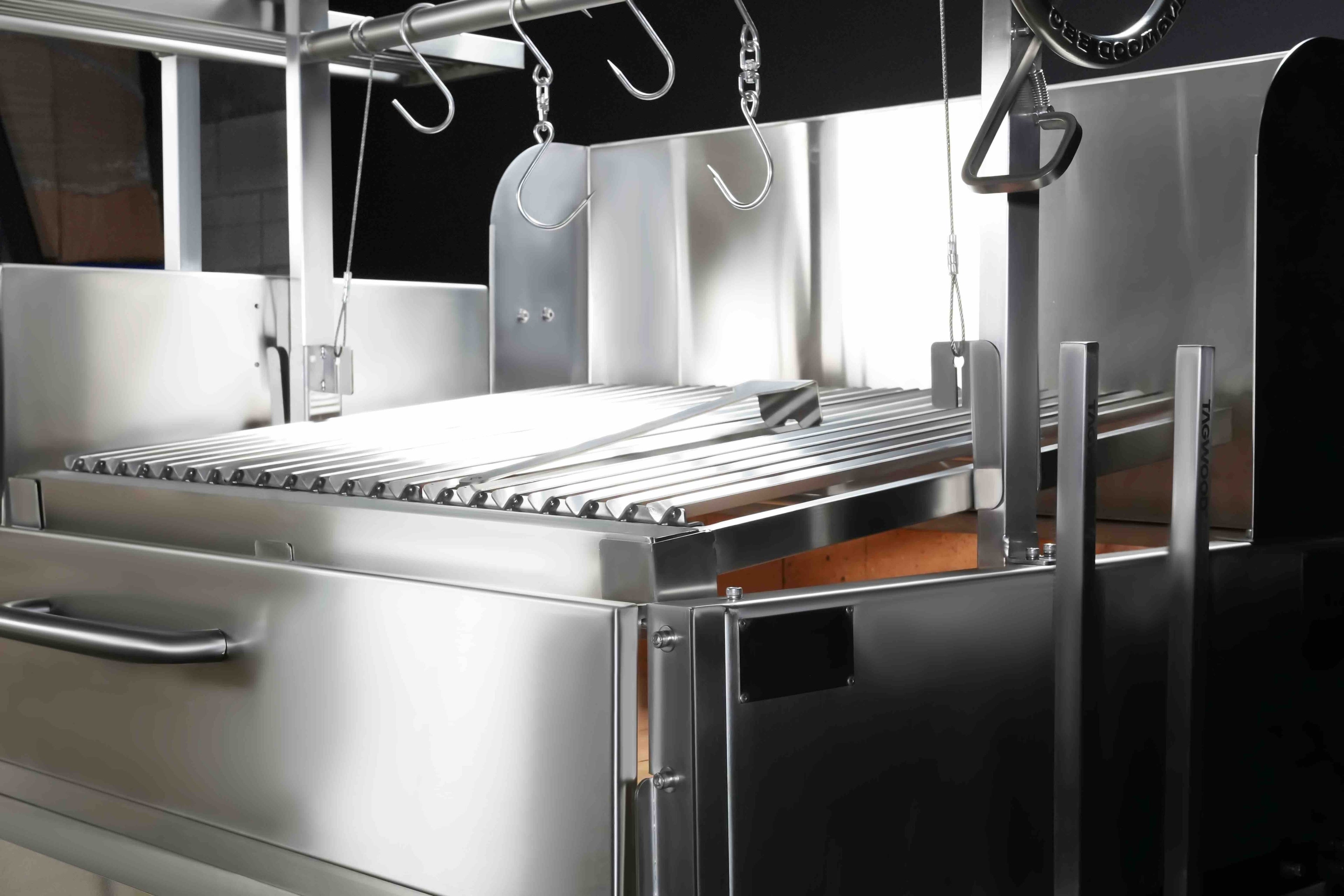 Tagwood BBQ05SS Built-In Santa Maria Grill