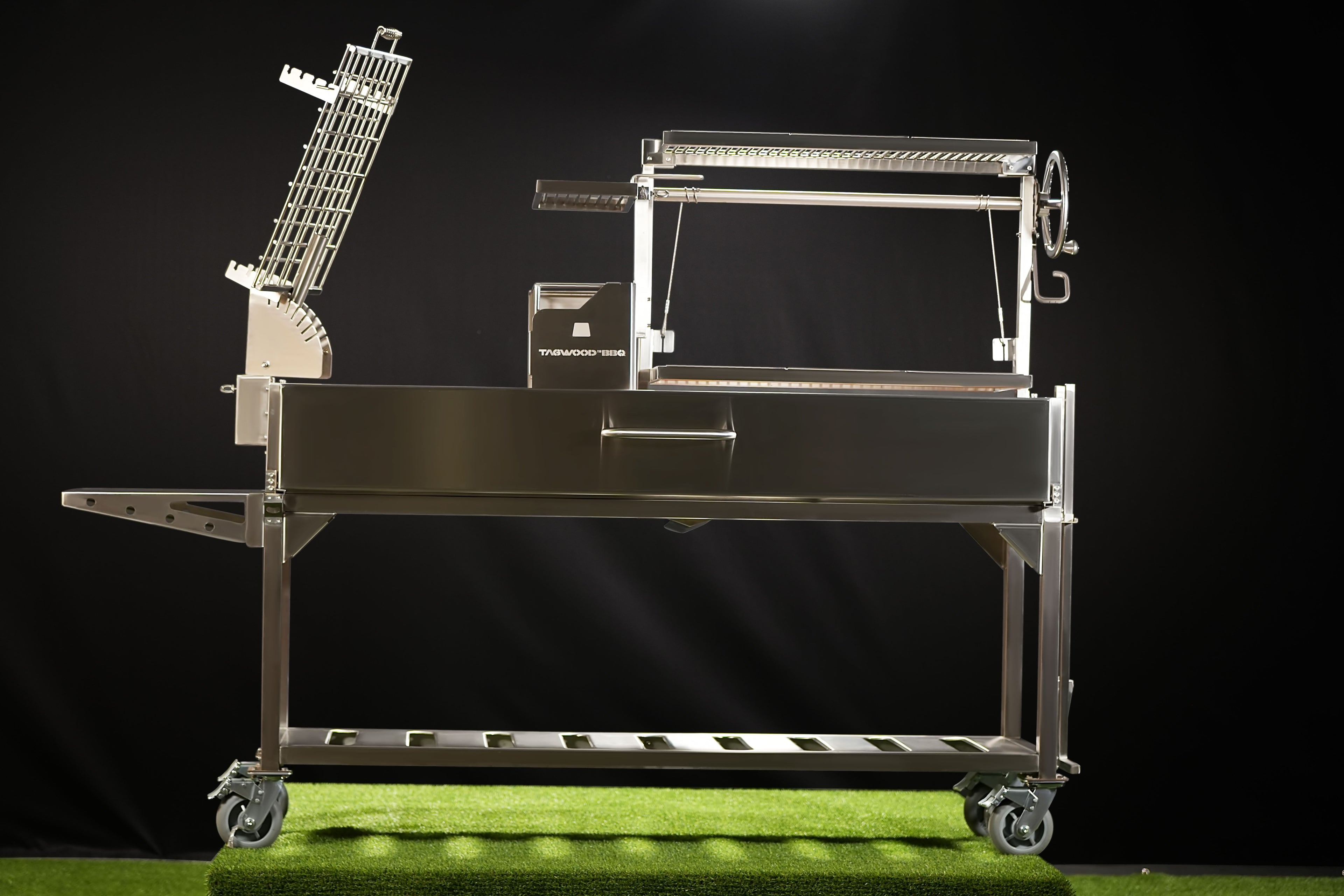 Tagwood BBQ06SS Freestanding Santa Maria Grill