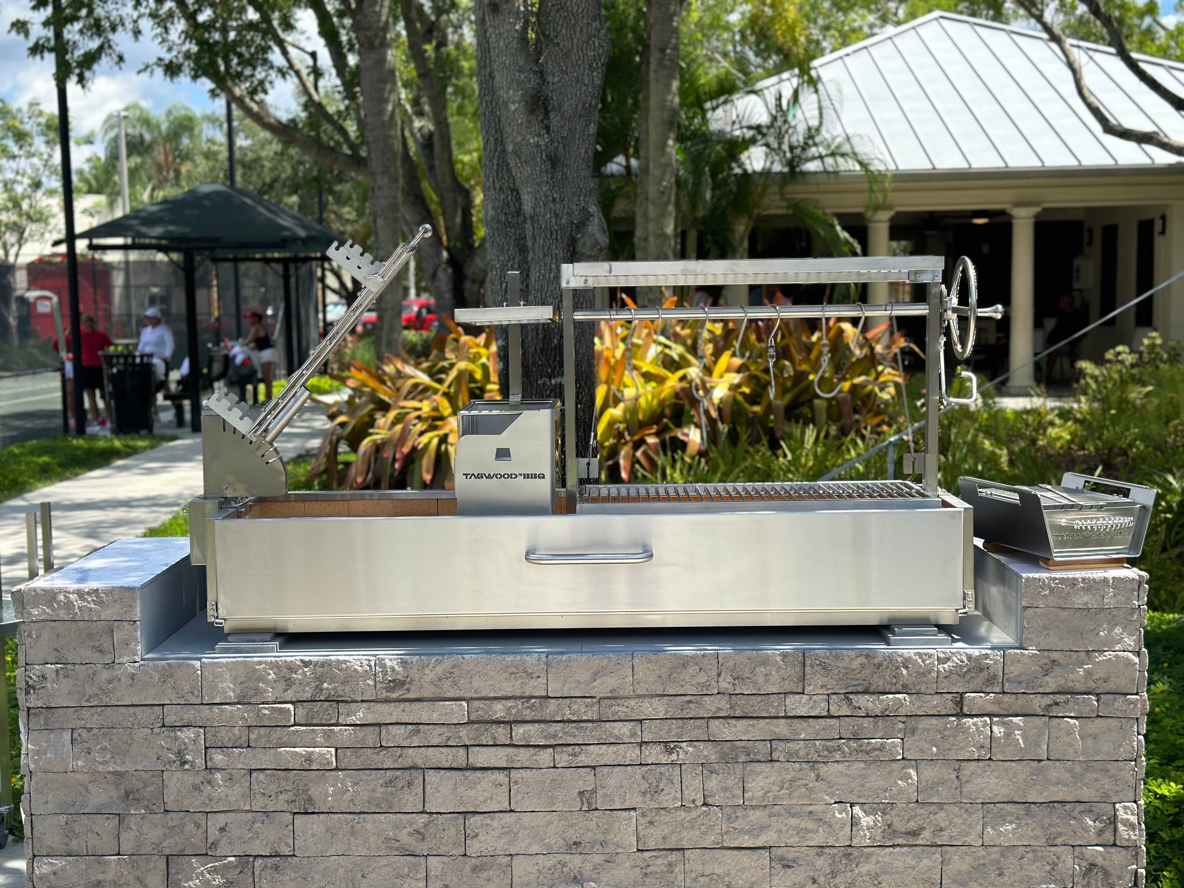 Tagwood BBQ08SS Built-In Santa Maria Grill