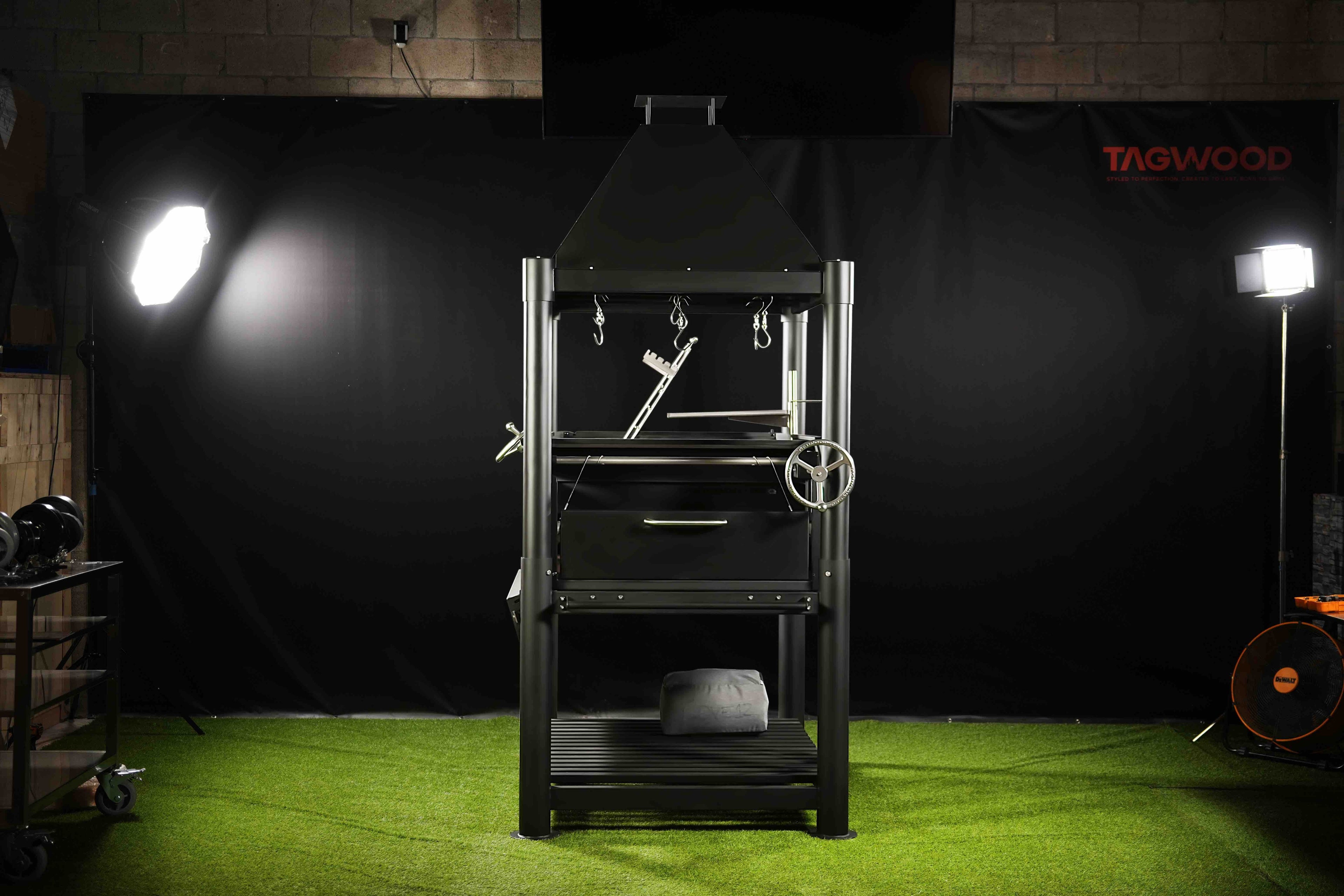 Tagwood BBQ12SI Freestanding Santa Maria Grill