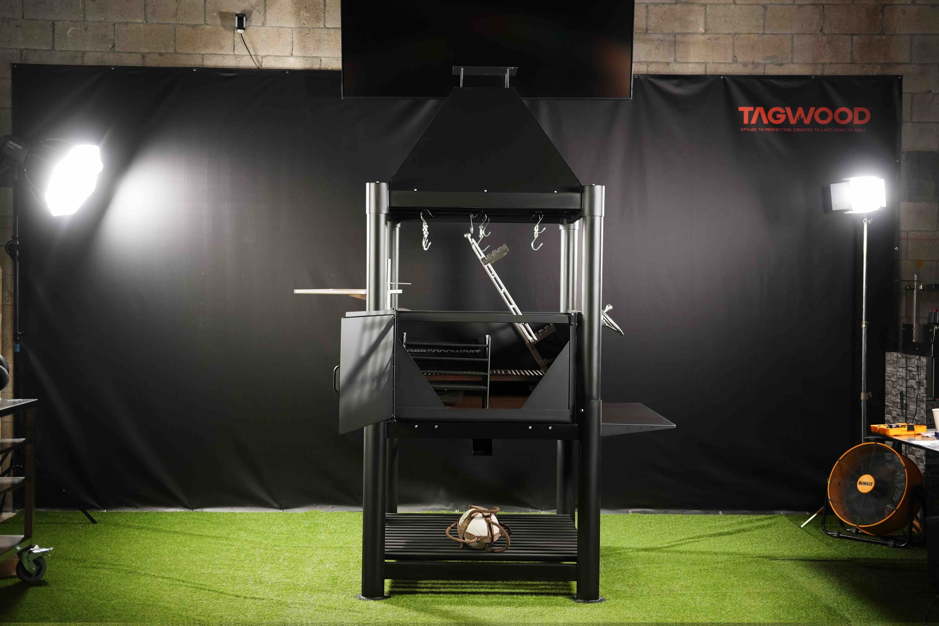 Tagwood BBQ12SI Freestanding Santa Maria Grill