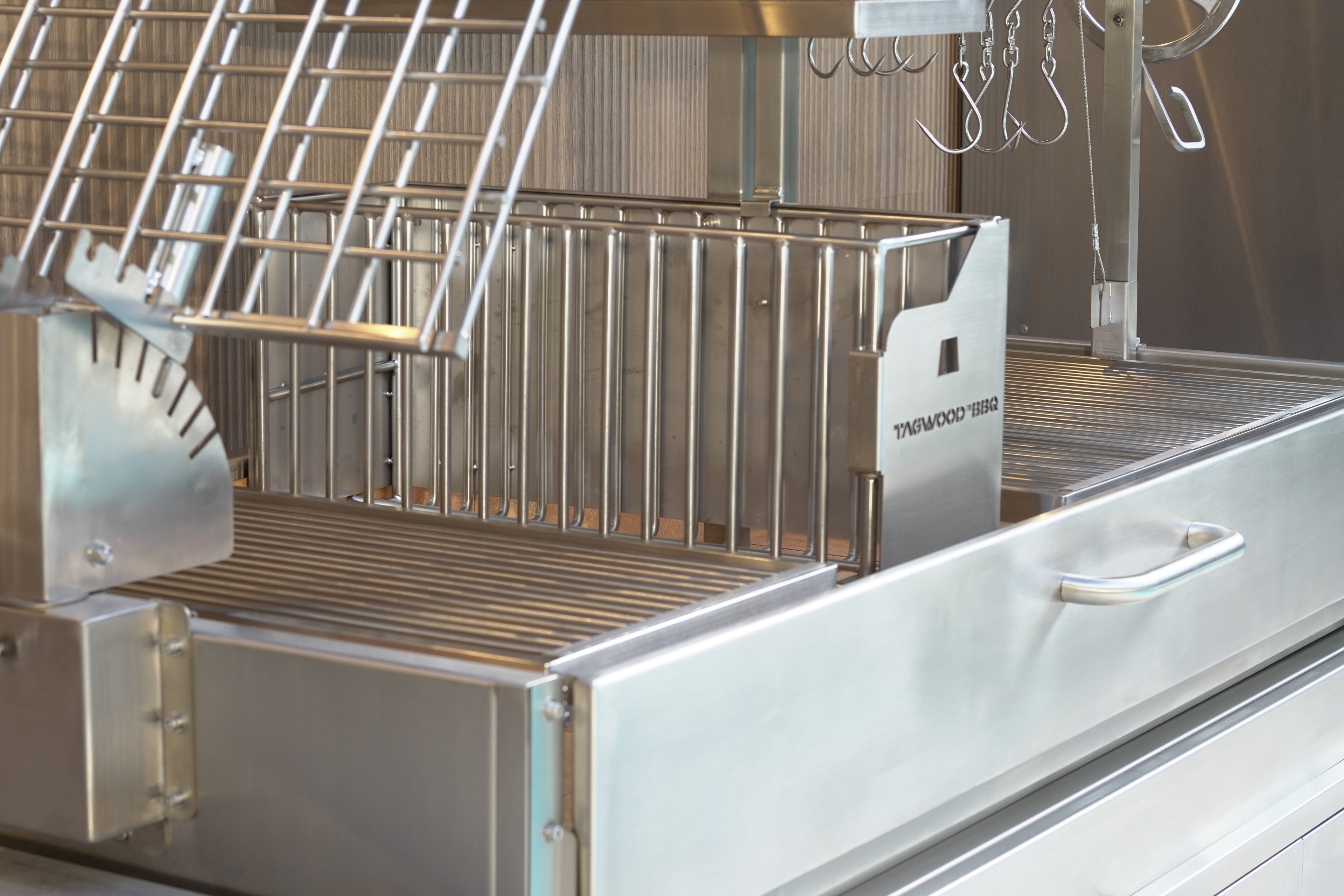 Tagwood BBQ28SS Built-In Santa Maria Grill