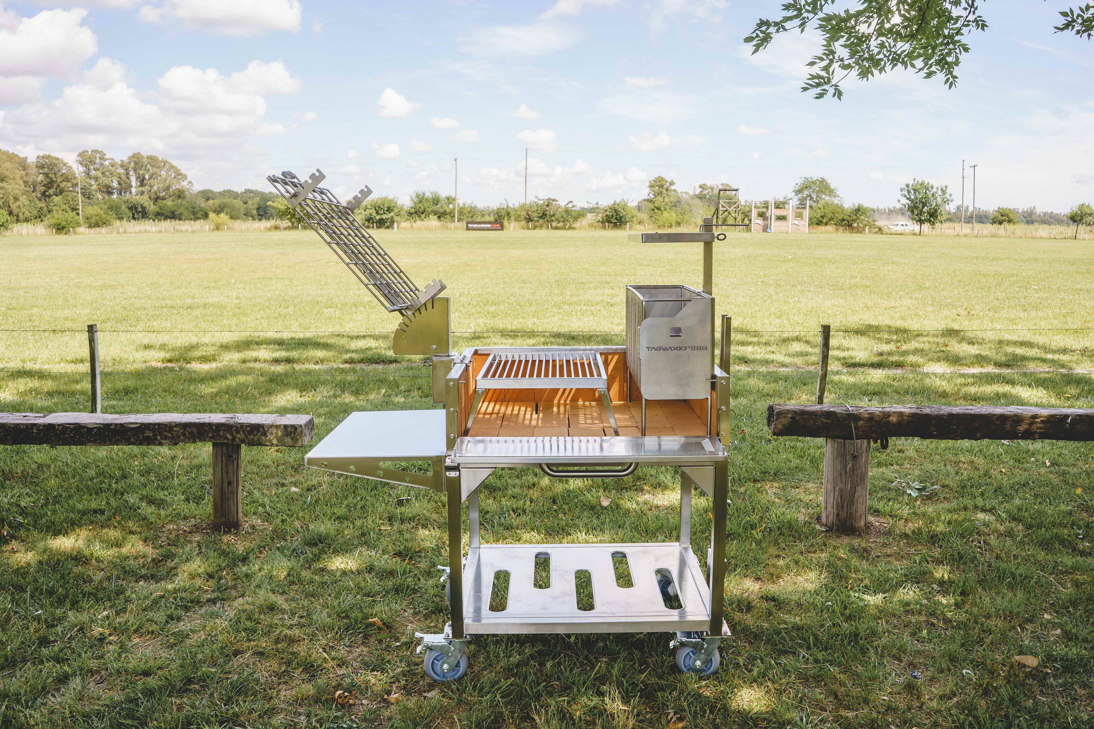 Tagwood BBQ33SS Freestanding Santa Maria Grill