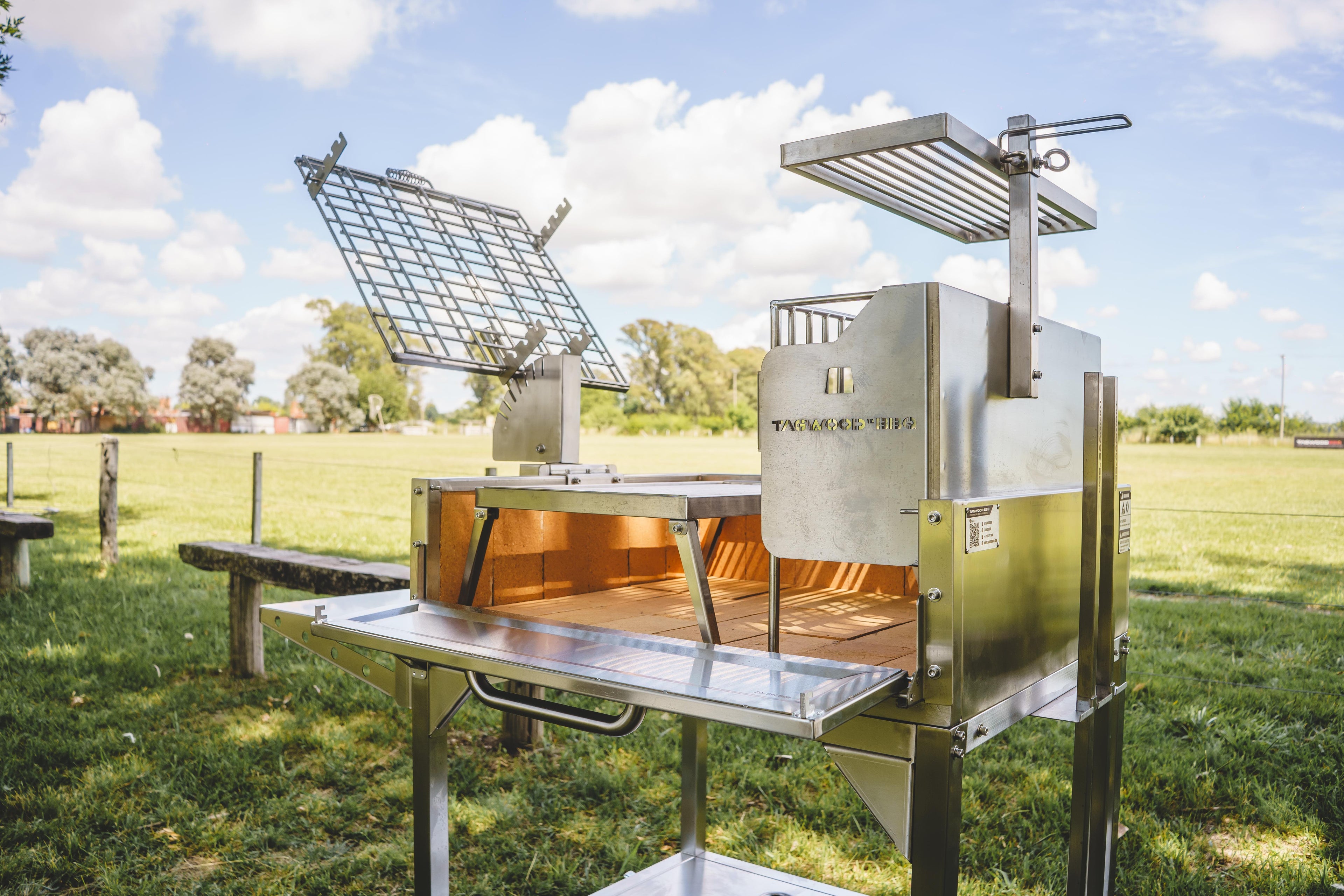 Tagwood BBQ33SS Freestanding Santa Maria Grill