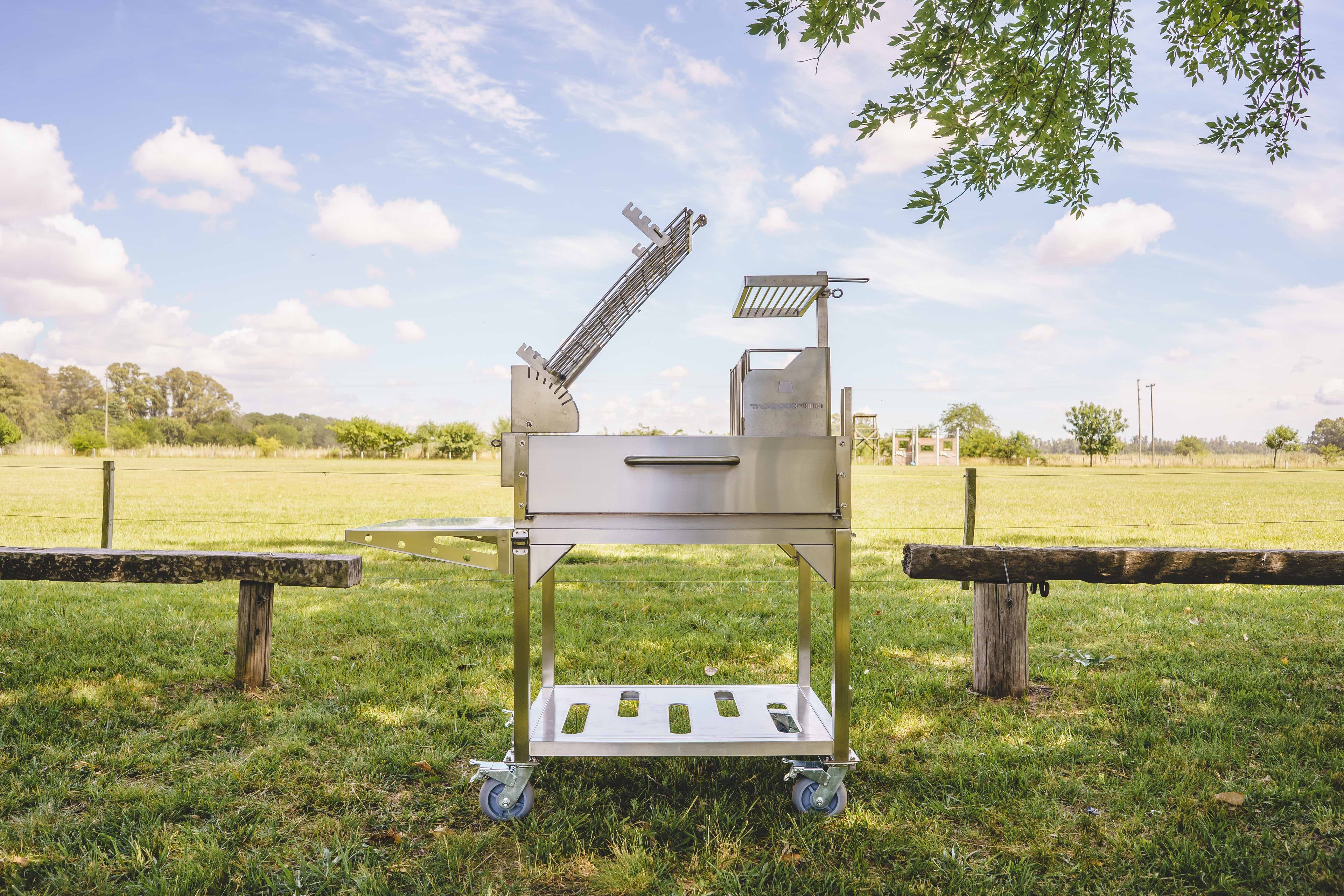 Tagwood BBQ33SS Freestanding Santa Maria Grill